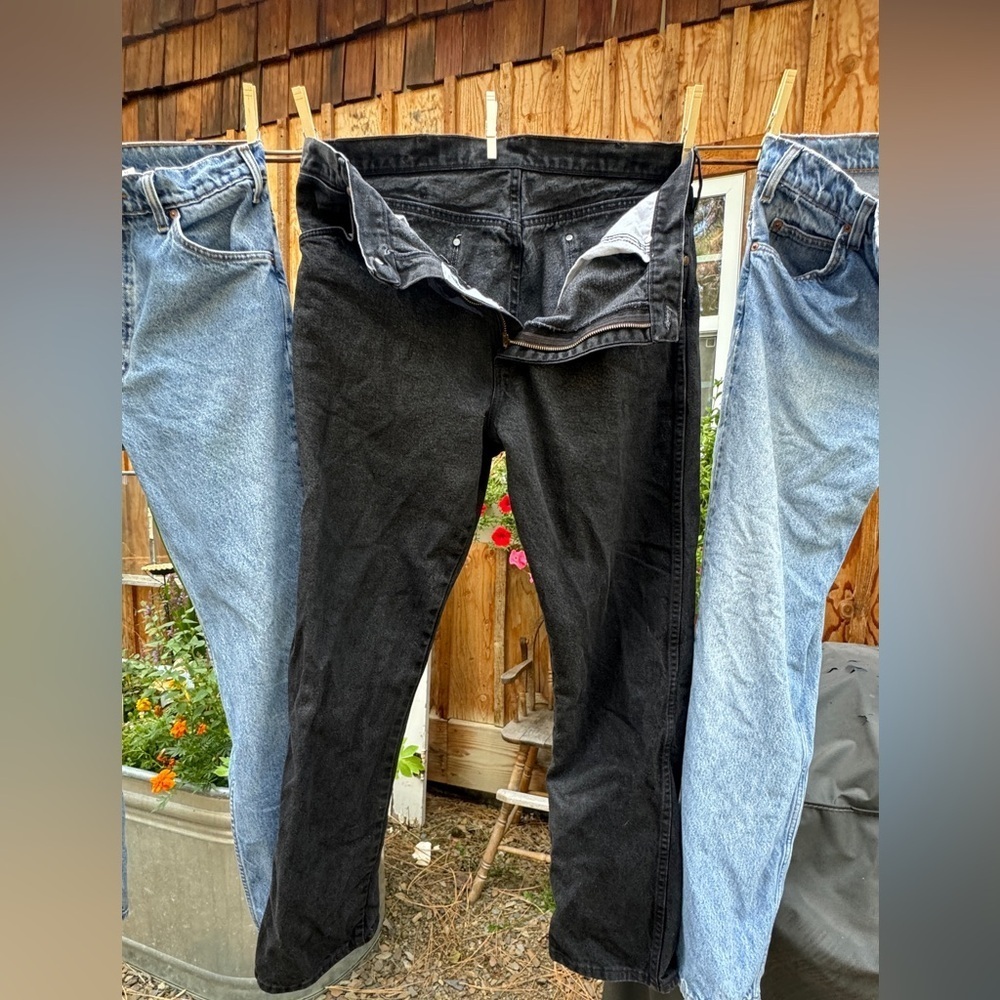 Men’s Wrangler Black Jeans label says 38” x 30” - actual is 36” x31”